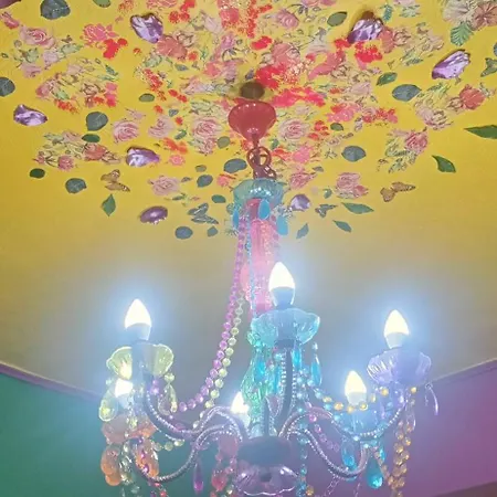 Casa Teatrale Centro * 트리칼라
